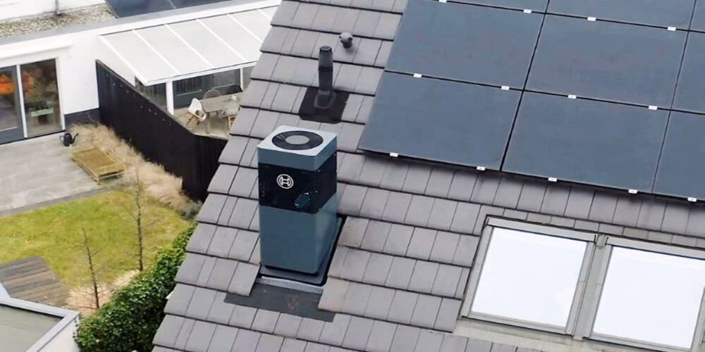 Foto van de Nefit Compress 5800i AWR Dakwarmtepomp